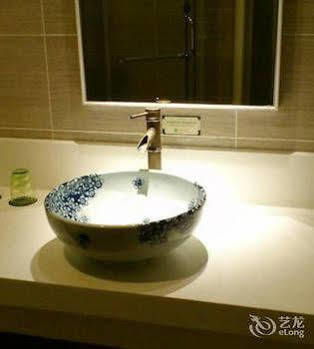 Beijing Phoenix Tree Hotel Daxing  Экстерьер фото